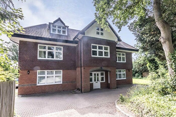 2 Bedroom Flat To Rent In Langley Avenue, Surbiton, KT6