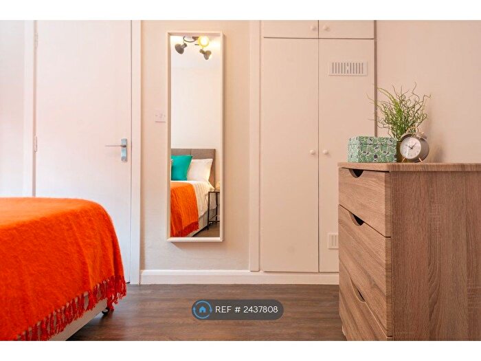 1 Bedroom Flat To Rent In Ash Road, Leeds, LS6