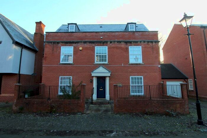 5 Bedroom House To Rent In Willow Lane, Stony Stratford, Milton Keynes, MK11