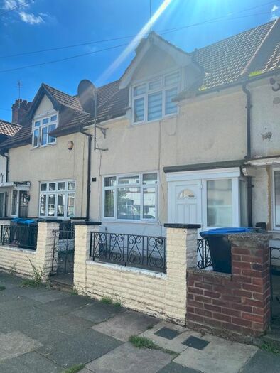 3 Bedroom Terraced House To Rent In Chichester Road, London, N9