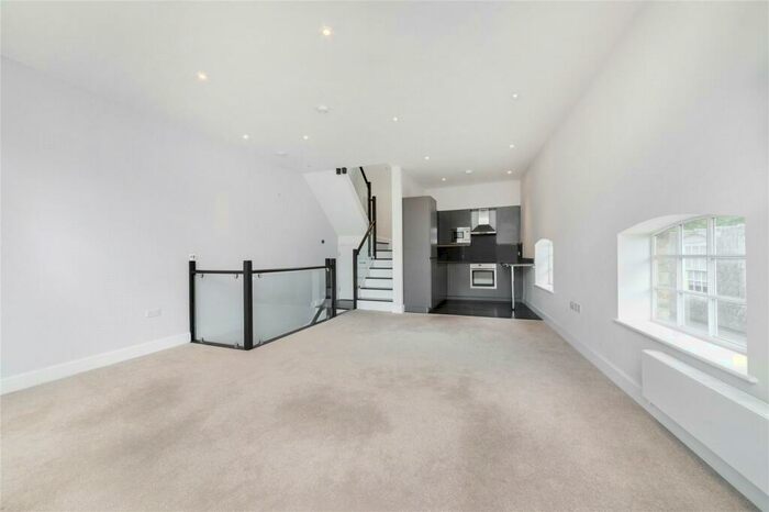 3 Bedroom Flat To Rent In Wilmot Place, Camden, NW1