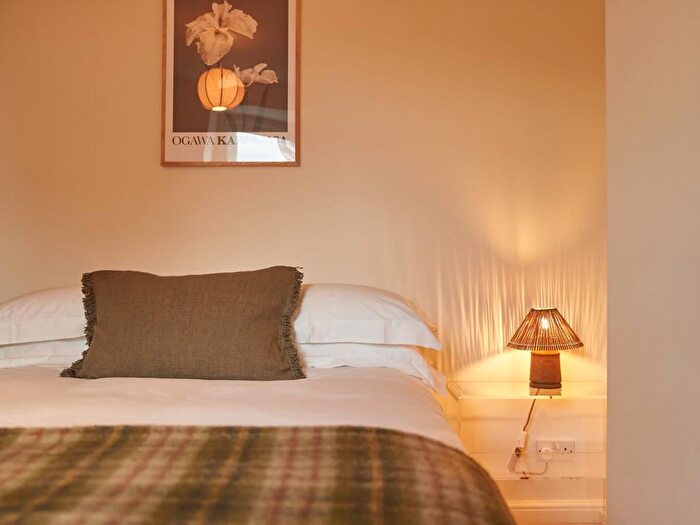 3 Bedroom Flat To Rent In Randolph Avenue, London, W9