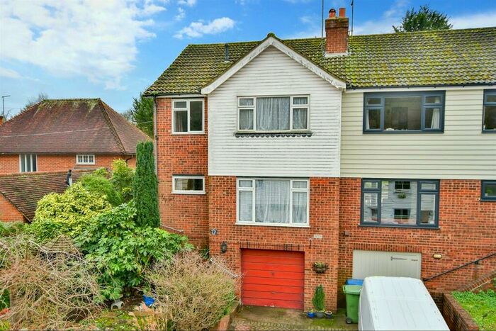 3 Bedroom Semi-Detached House For Sale In The Street, Newnham, Sittingbourne, Kent, ME9