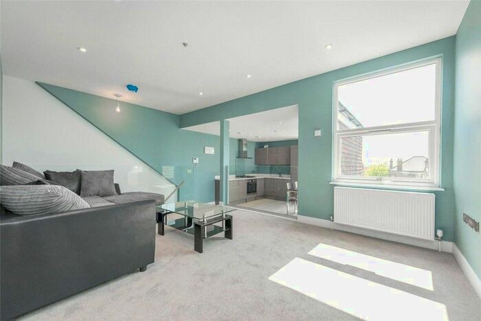 2 Bedroom Flat To Rent In Cholmondeley Avenue, London, NW10