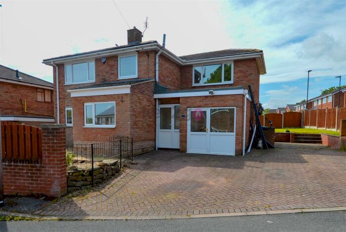 3 Bedroom Detached House To Rent In Borrowdale Close, Halfway, Sheffield, S20