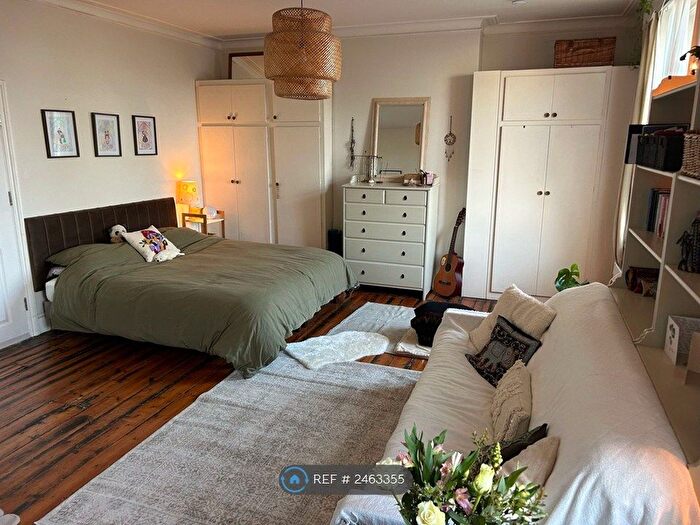 Studio To Rent In Streatham Common North, London, SW16