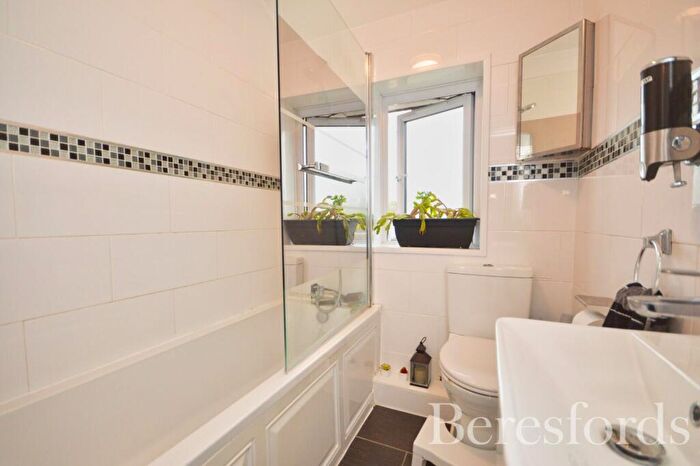 3 Bedroom Terraced House For Sale In Green Lane, Dagenham, RM8