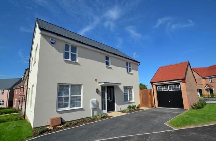 3 Bedroom Link Detached House To Rent In Miles Way, Buntingford, SG9