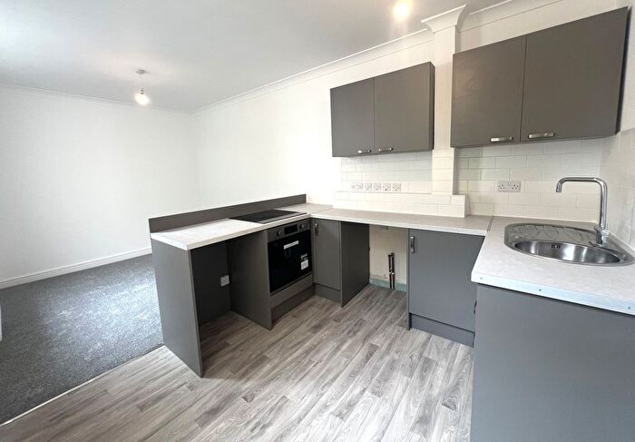 1 Bedroom Flat To Rent In Marine Parade, Dawlish, EX7