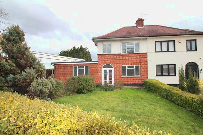 4 Bedroom Semi-Detached House To Rent In Collier Row Road, Romford, RM5