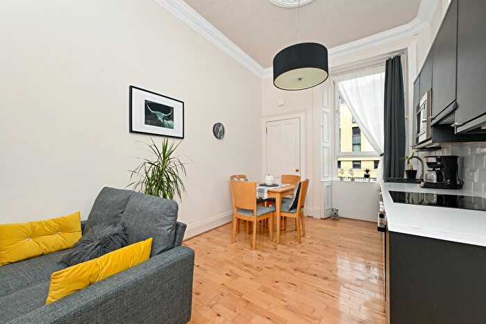 2 Bedroom Flat For Sale In Elm Row, Edinburgh, EH7