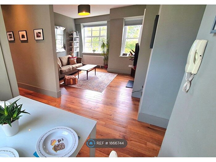 1 Bedroom Flat To Rent In Clapham Common Northside, London, SW4