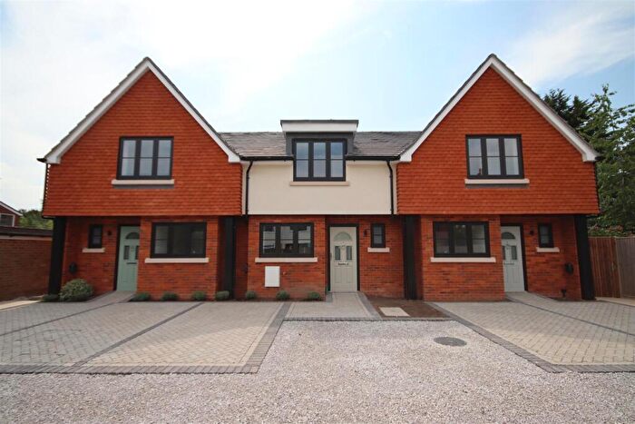 3 Bedroom Terraced House For Sale In Penyston Road, Maidenhead, SL6