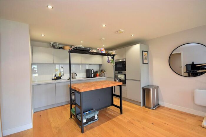2 Bedroom Apartment To Rent In Horsforth Mill, Low Lane, Leeds, West Yorkshire, LS18