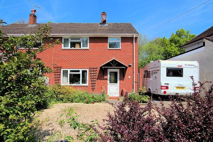 3 Bedroom Semi-Detached House For Sale In Tenaplas Drive, Upper Basildon, Reading, Berkshire, RG8