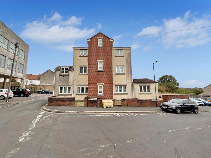 1 Bedroom Apartment For Sale In Waters Road, Kingswood, Bristol, BS15