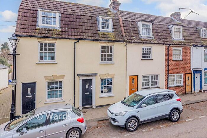 2 Bedroom End Of Terrace House For Sale In Mill Road, Gillingham, Kent, ME7