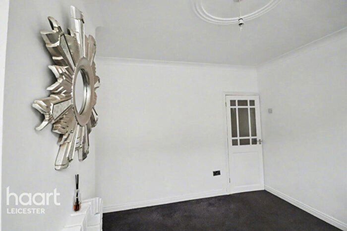 2 Bedroom Terraced House For Sale In Vernon Road, Leicester, LE2