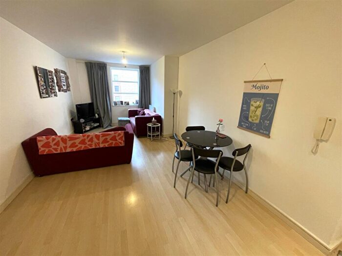 1 Bedroom Apartment For Sale In The Quadrangle, Lower Ormond Street, Manchester, M1