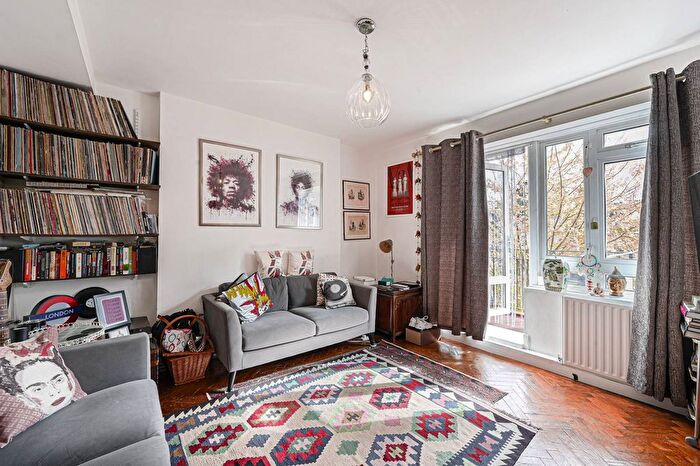 3 Bedroom Flat For Sale In Draycott Avenue, Chelsea, London, SW3