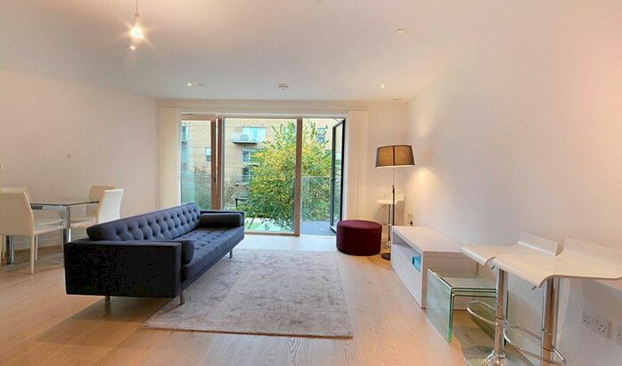 2 Bedroom Flat To Rent In Rodney Road, Elephant And Castle, London, SE17