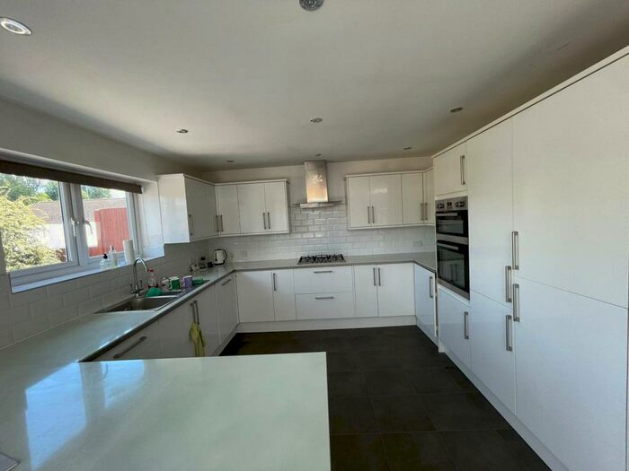 4 Bedroom House To Rent In Honey Lane, Waltham Abbey, London, EN9