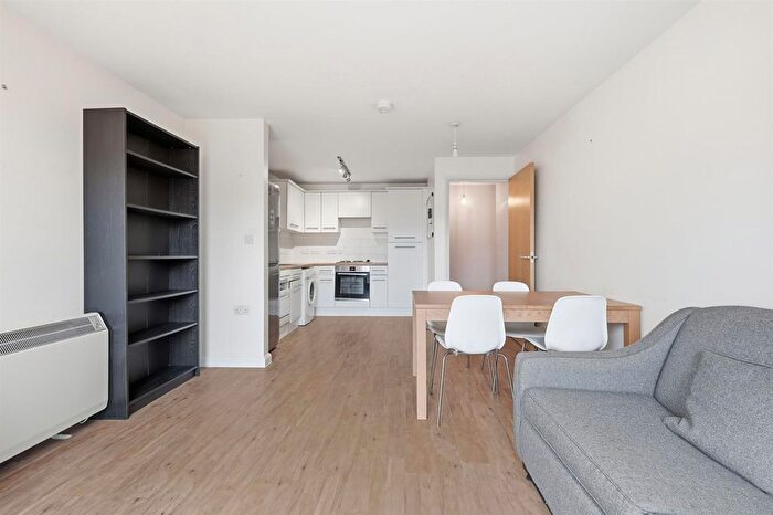 2 Bedroom Flat For Sale In Mackintosh Lane, Hackney, E9
