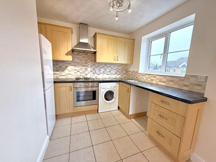 1 Bedroom Apartment For Sale In Falcon Close, Dunstable, LU6