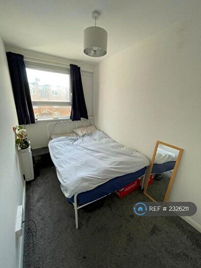 3 Bedroom Flat To Rent In Homemead, London, SW12