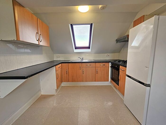 2 Bedroom Flat To Rent In Stag Lane, London, NW9