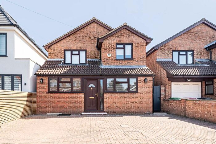 5 Bedroom Detached House For Sale In Chestnut Avenue, Langley, Slough, SL3