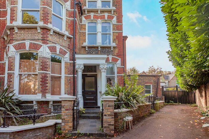 2 Bedroom Flat To Rent In Crescent Way, London SE4