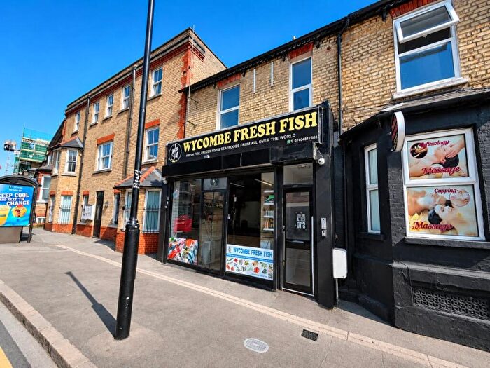 1 Bedroom Flat To Rent In Castle Street, HP13