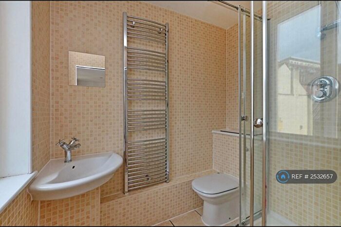 2 Bedroom Flat To Rent In Holly Street, Sheffield, S1