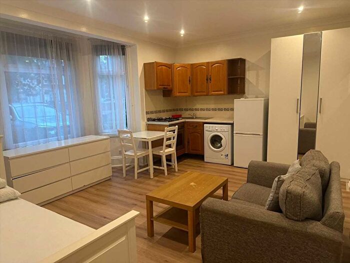 Studio To Rent In Uxbridge Road, London, W7