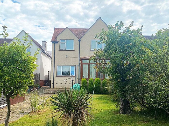 4 Bedroom Property For Sale In Little Common Road, Bexhill-On-Sea, TN39