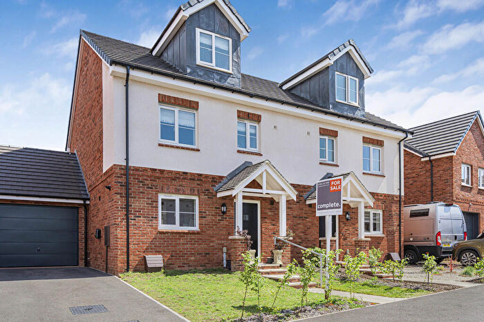 4 Bedroom Town House For Sale In Goldcrest Road, Exmouth, EX8