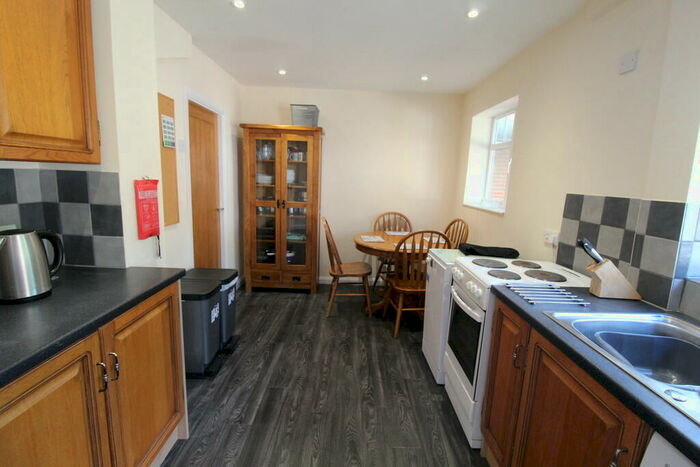 6 Bedroom Semi-Detached House To Rent In Cherry Tree Avenue, Guildford, GU2