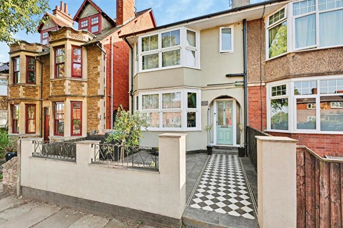 3 Bedroom Terraced House For Sale In Kingsthorpe Grove, Northampton, NN2