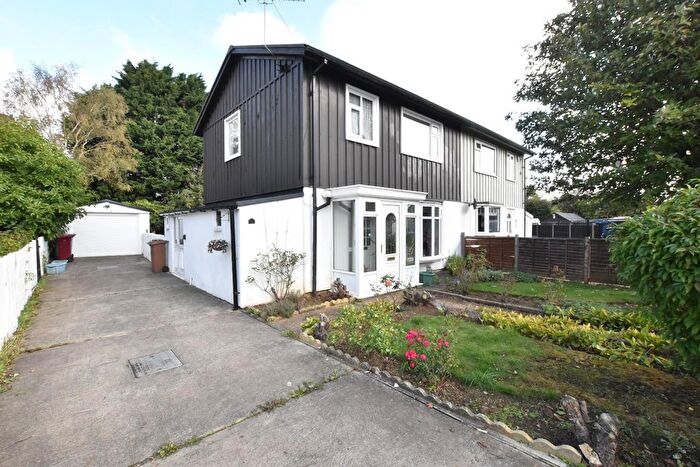 3 Bedroom Semi-Detached House To Rent In Peacock Street, Scunthorpe, DN17