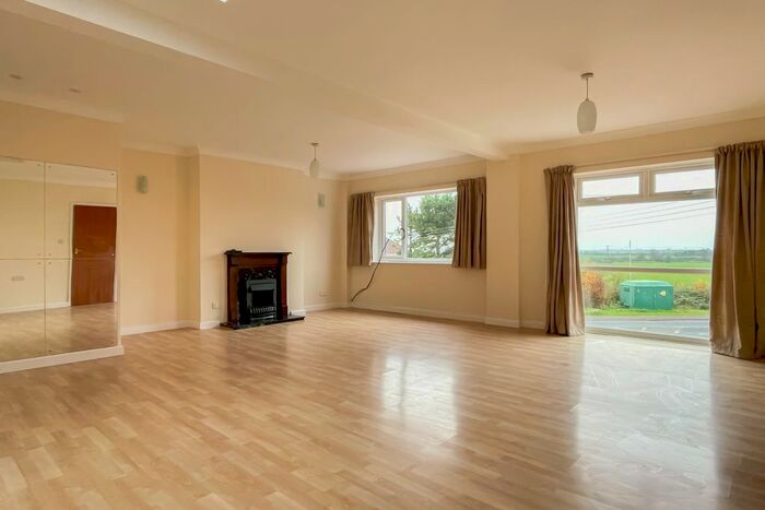 2 Bedroom Flat To Rent In Bridge Road, Bleadon, Weston-Super-Mare, BS24