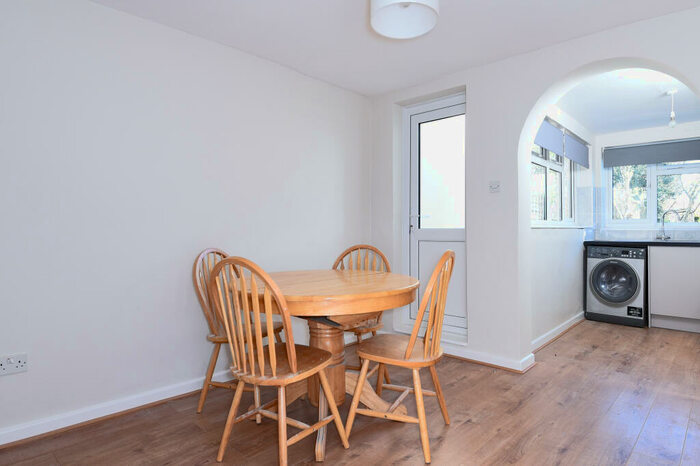 2 Bedroom Terraced House To Rent In Ship Lane - Dartford, DA4