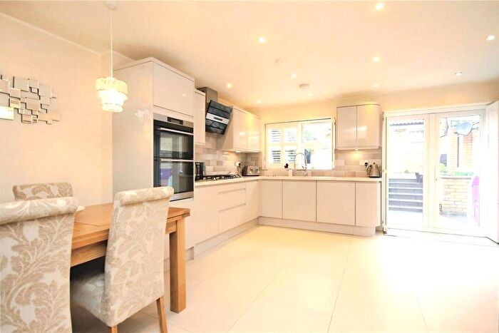 2 Bedroom Flat To Rent In Cambridge Road North, London, W4