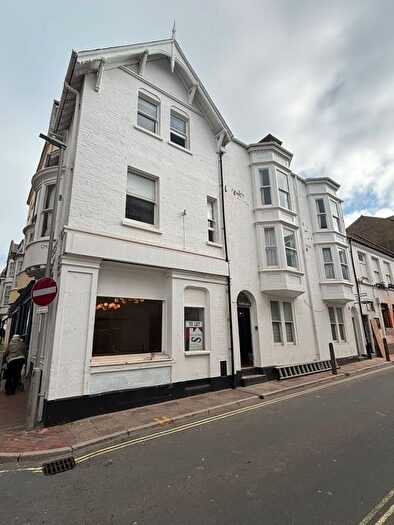 8 Bedroom End Terrace House To Rent In Bond Street, Weymouth, DT4