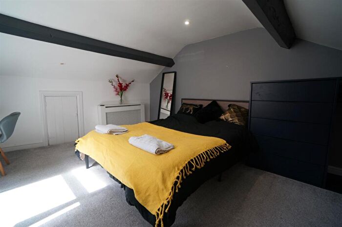 4 Bedroom House To Rent In Caellepa, Bangor, LL57
