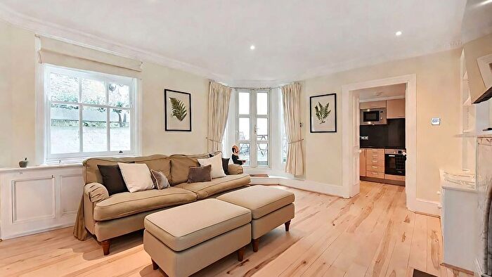 3 Bedroom Maisonette To Rent In Cornwall Gardens, London, SW7