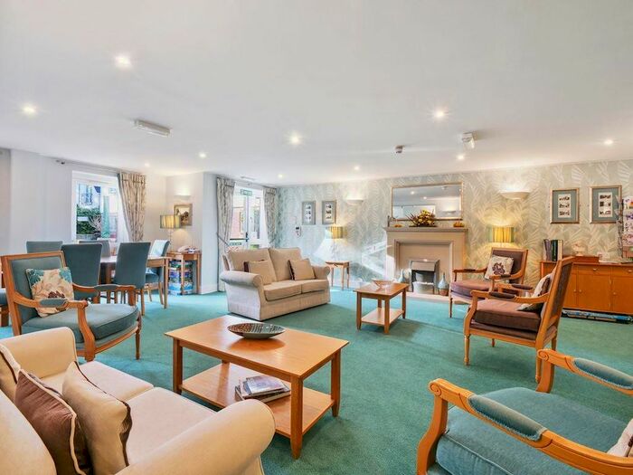2 Bedroom Flat For Sale In Eadhelm Court, Penlee Close, Edenbridge, TN8
