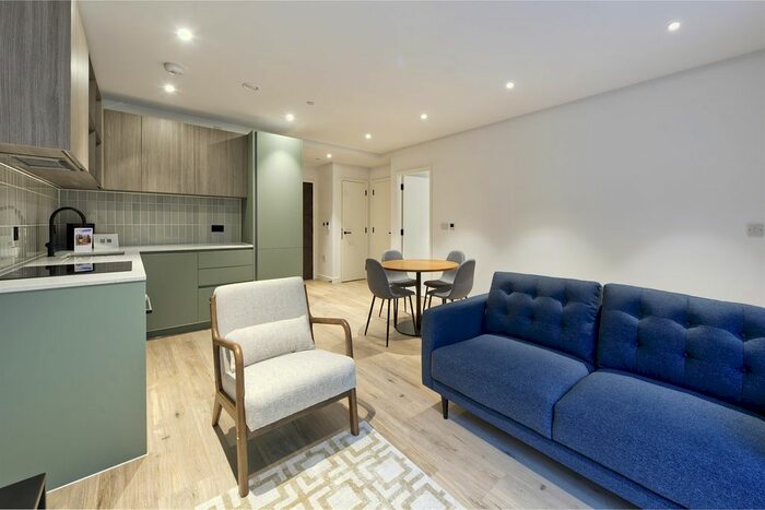 1 Bedroom Flat To Rent In Cedrus Avenue, Southall, UB1