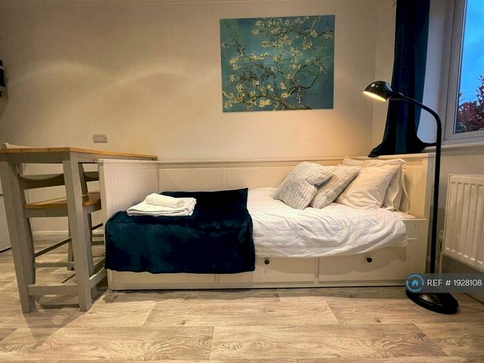 Studio To Rent In Studio - Foster Road, Trumpington, Cambridge, CB2