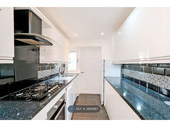 2 Bedroom Flat To Rent In Northfield, Aberdeen, AB16
